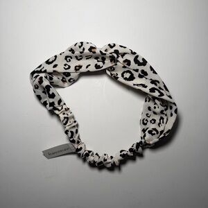 Francesca’s Cheetah Print Headband